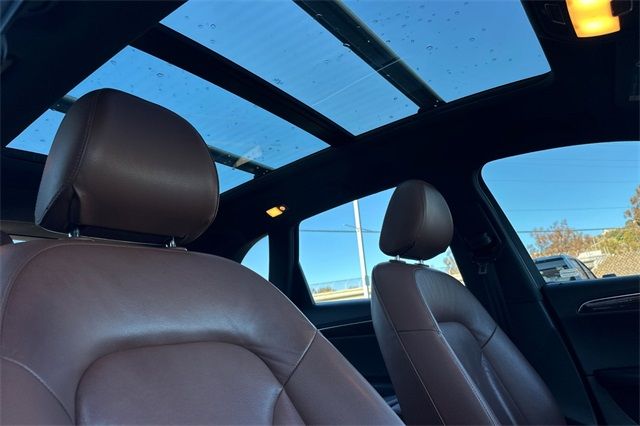 2011 Audi Q5 2.0T Premium 2011 Audi Q5 2.0T Premium