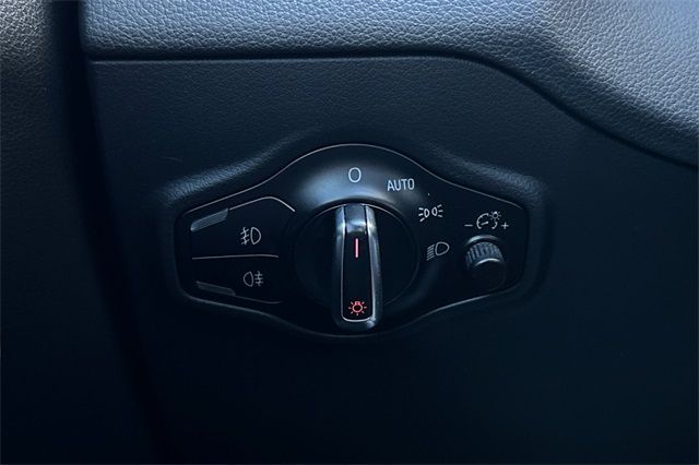 2011 Audi Q5 2.0T Premium 2011 Audi Q5 2.0T Premium