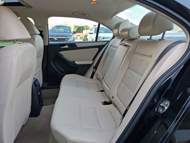 2012 Volkswagen Jetta Sedan SE w/Convenience & Sunroof PZEV