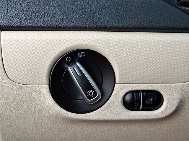 2012 Volkswagen Jetta Sedan SE w/Convenience & Sunroof PZEV
