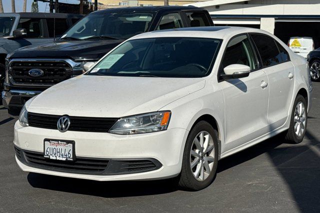 2012 Volkswagen Jetta Sedan 2.5L SE Pre-Owned 2012 Volkswagen Jetta Sedan 2.5L SE Pre-Owned