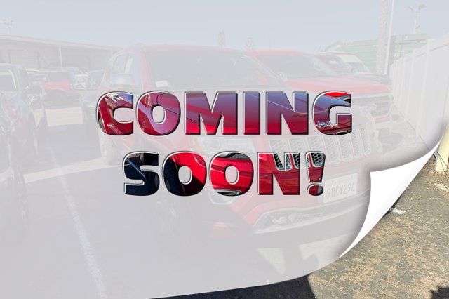 2014 Jeep Grand Cherokee Overland Pre-Owned 2014 Jeep Grand Cherokee Overland Pre-Owned