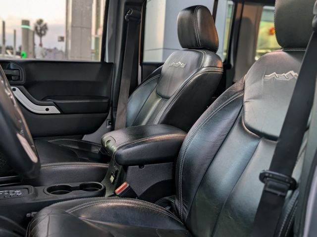 2014 Jeep Wrangler Unlimited Sahara 2014 Jeep Wrangler Unlimited Sahara