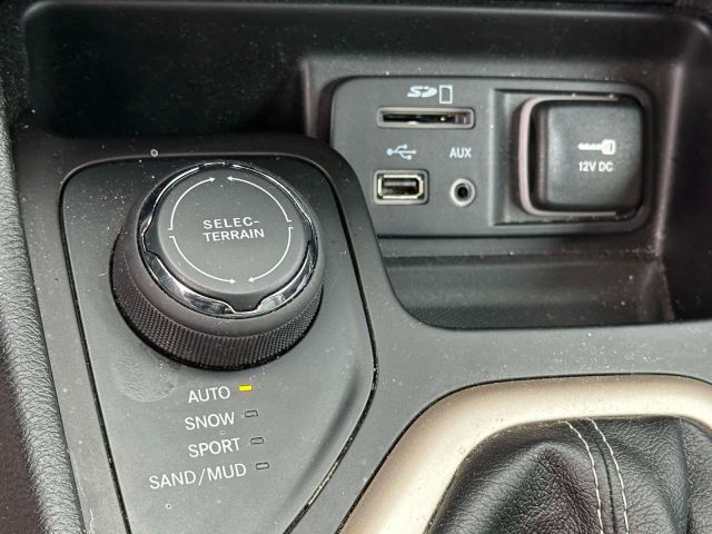 2015 Jeep Cherokee 4WD 4dr Limited 2015 Jeep Cherokee 4WD 4dr Limited