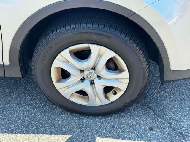 2015 Toyota RAV4 AWD 4dr LE (Natl)