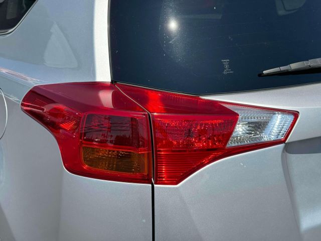 2015 Toyota RAV4 AWD 4dr LE (Natl)