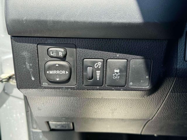 2015 Toyota RAV4 AWD 4dr LE (Natl)