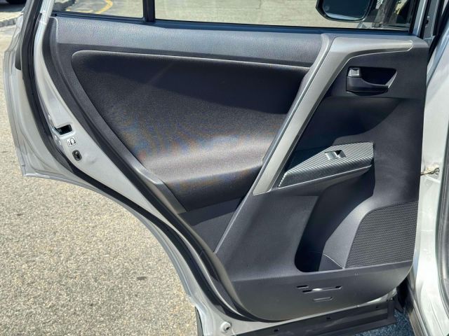 2015 Toyota RAV4 AWD 4dr LE (Natl)