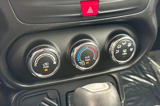 2016 Jeep Renegade Latitude Certified Pre-Owned 2016 Jeep Renegade Latitude Certified Pre-Owned