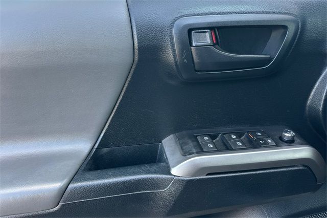 2016 Toyota Tacoma SR5 2016 Toyota Tacoma SR5