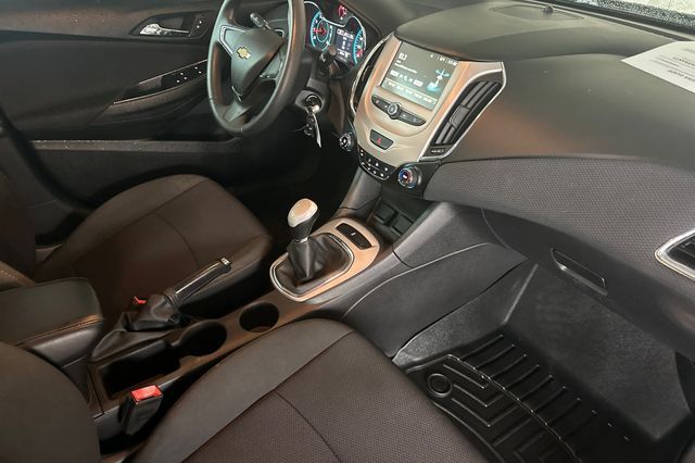 2017 Chevrolet Cruze LS