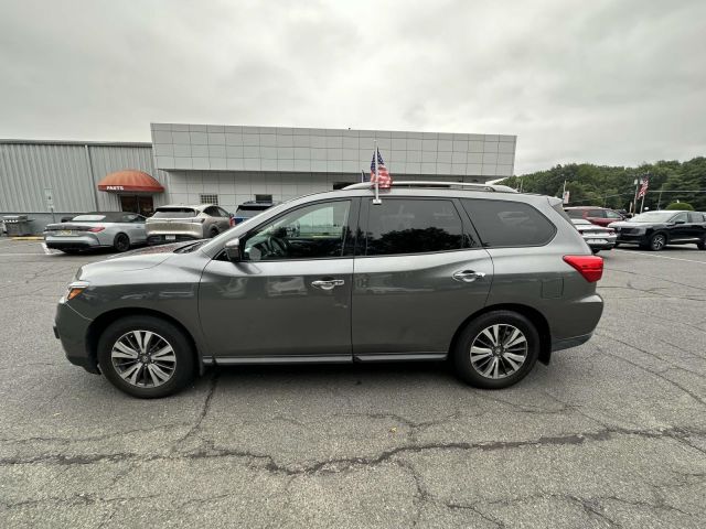 2017 Nissan Pathfinder 4x4 SL