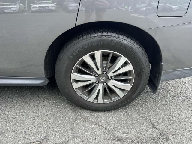 2017 Nissan Pathfinder 4x4 SL