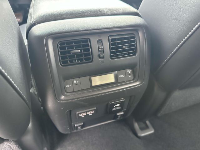 2017 Nissan Pathfinder 4x4 SL