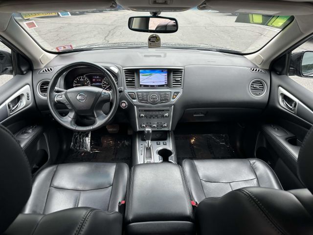 2017 Nissan Pathfinder 4x4 SL