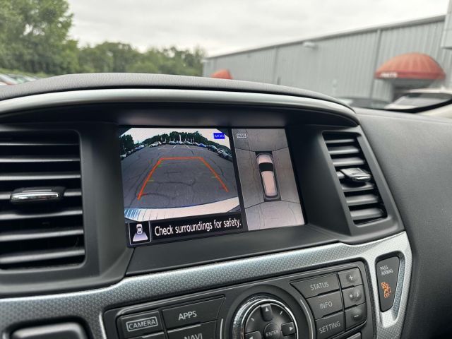 2017 Nissan Pathfinder 4x4 SL