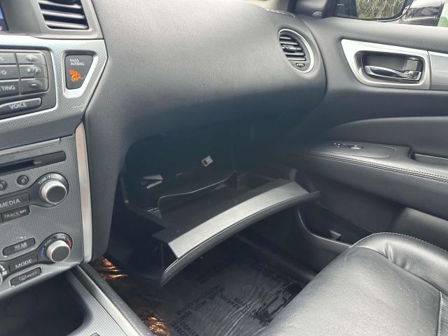 2017 Nissan Pathfinder 4x4 SL
