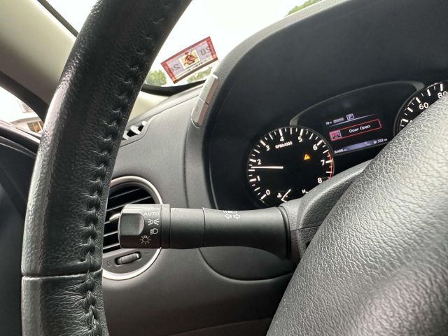 2017 Nissan Pathfinder 4x4 SL