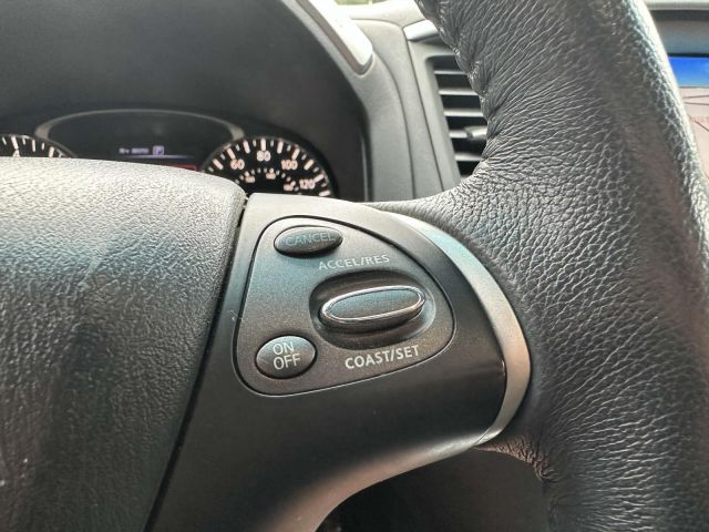 2017 Nissan Pathfinder 4x4 SL