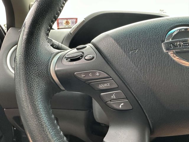 2017 Nissan Pathfinder 4x4 SL