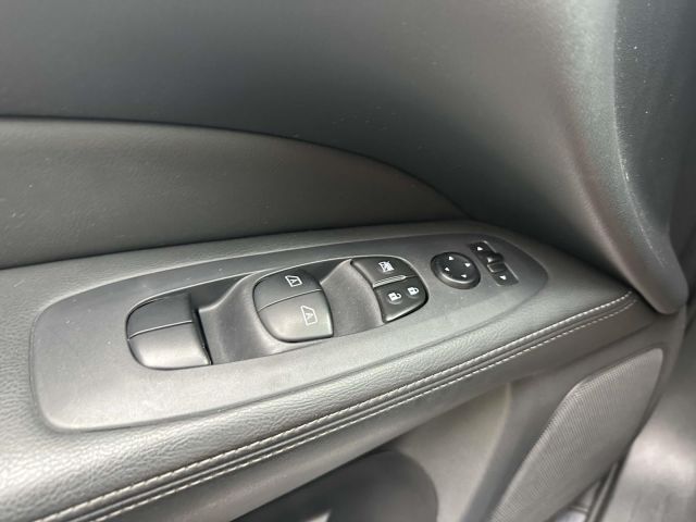 2017 Nissan Pathfinder 4x4 SL