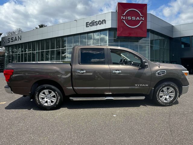 2017 Nissan Titan 4x2 Crew Cab SV