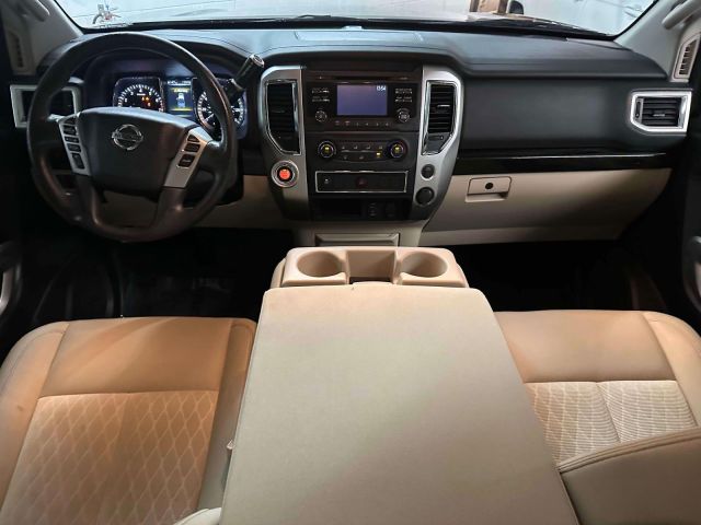 2017 Nissan Titan 4x2 Crew Cab SV