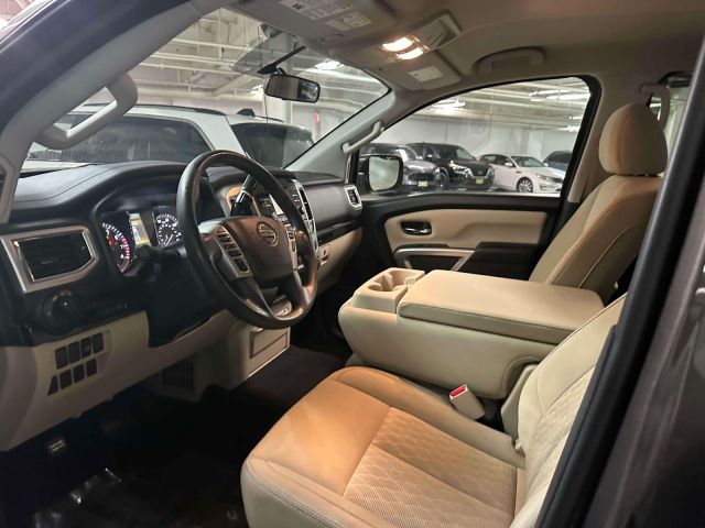 2017 Nissan Titan 4x2 Crew Cab SV