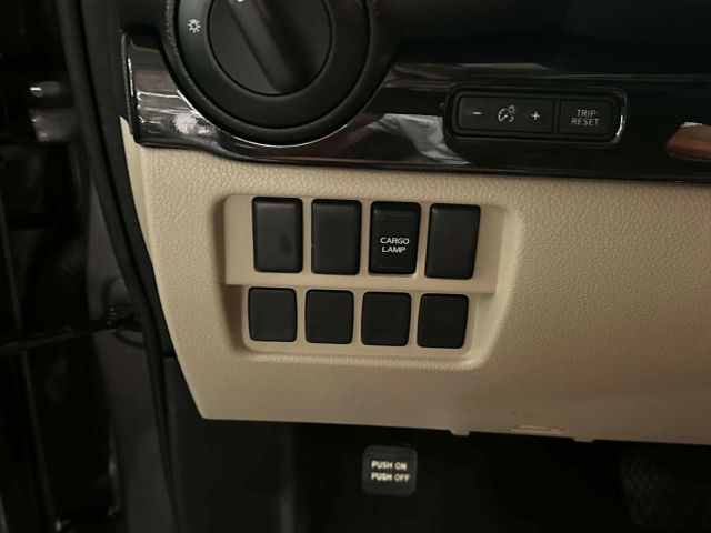 2017 Nissan Titan 4x2 Crew Cab SV
