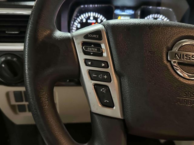 2017 Nissan Titan 4x2 Crew Cab SV