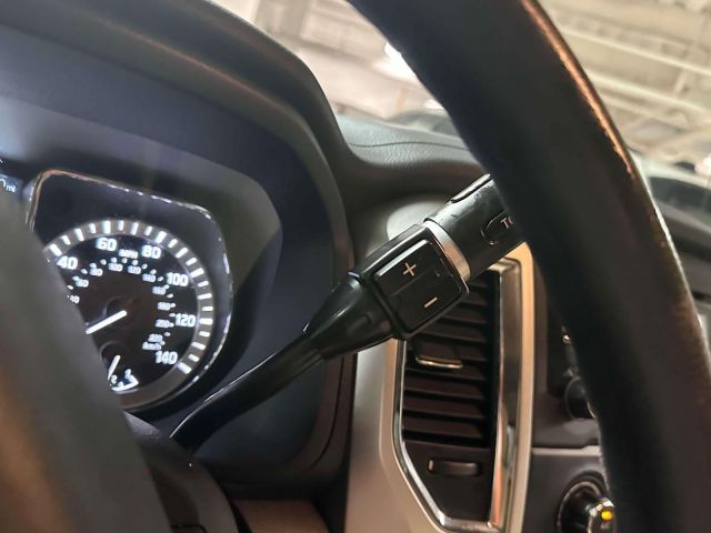 2017 Nissan Titan 4x2 Crew Cab SV