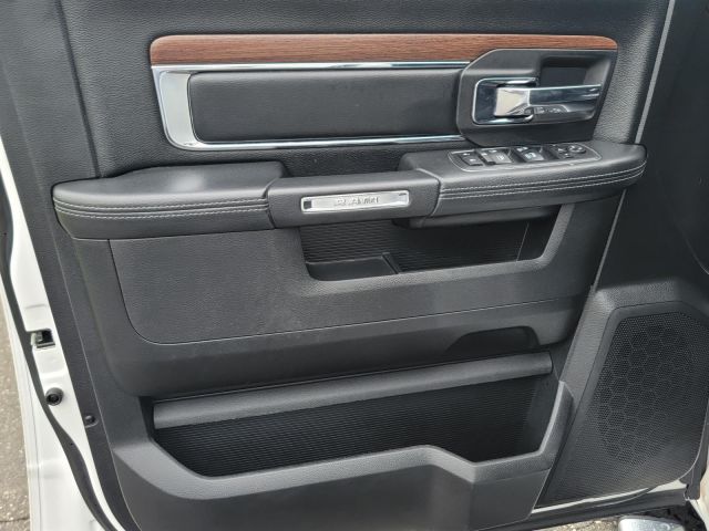 2017 Ram 1500 Laramie 4x4 Crew Cab 57 Box