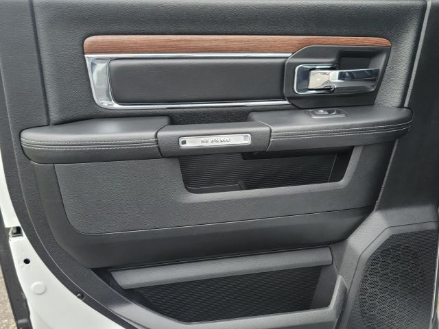 2017 Ram 1500 Laramie 4x4 Crew Cab 57 Box