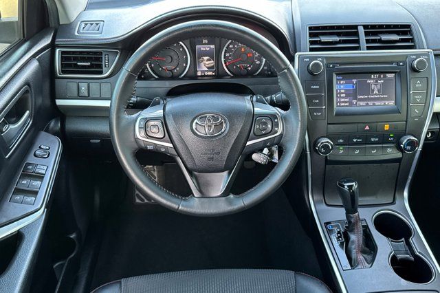 2017 Toyota Camry SE Pre-Owned