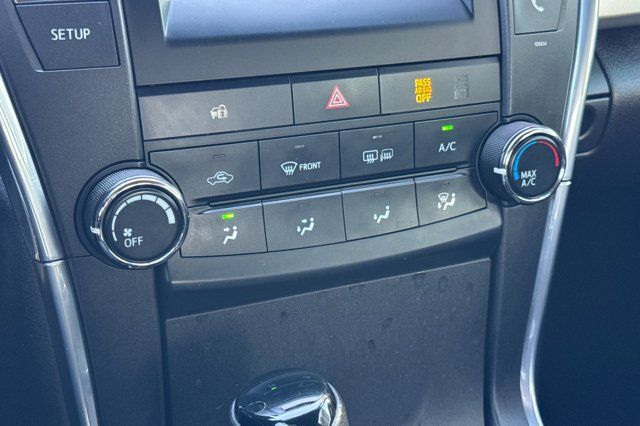 2017 Toyota Camry SE Pre-Owned