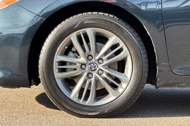 2017 Toyota Camry SE Pre-Owned