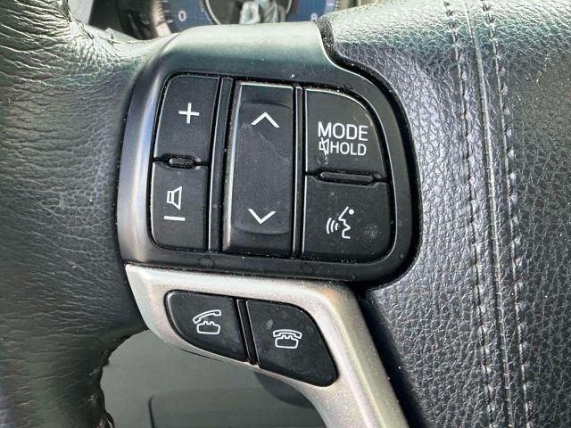 2017 Toyota Sienna XLE Premium AWD 7-Passenger (Natl)