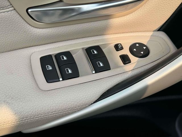 2018 BMW 3 Series 320i Sedan