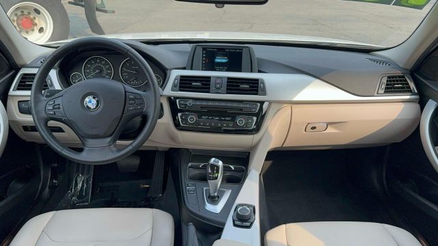 2018 BMW 3 Series 320i Sedan