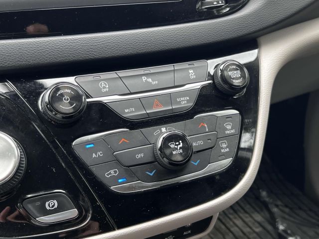 2018 Chrysler Pacifica Touring L FWD