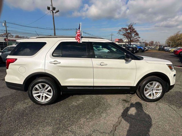 2018 Ford Explorer XLT 2018 Ford Explorer XLT