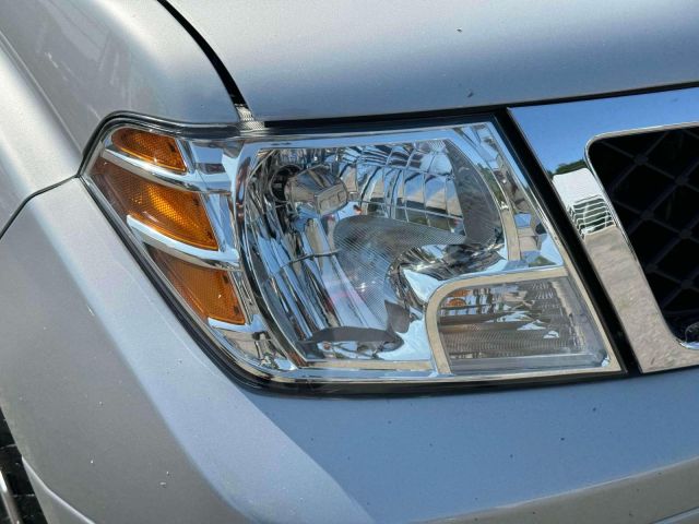2018 Nissan Frontier Crew Cab 4x4 SV V6 Auto