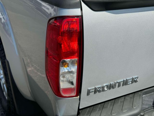 2018 Nissan Frontier Crew Cab 4x4 SV V6 Auto