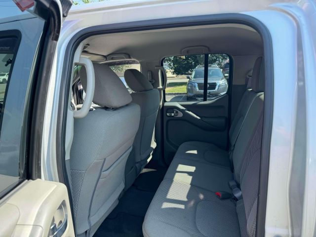 2018 Nissan Frontier Crew Cab 4x4 SV V6 Auto