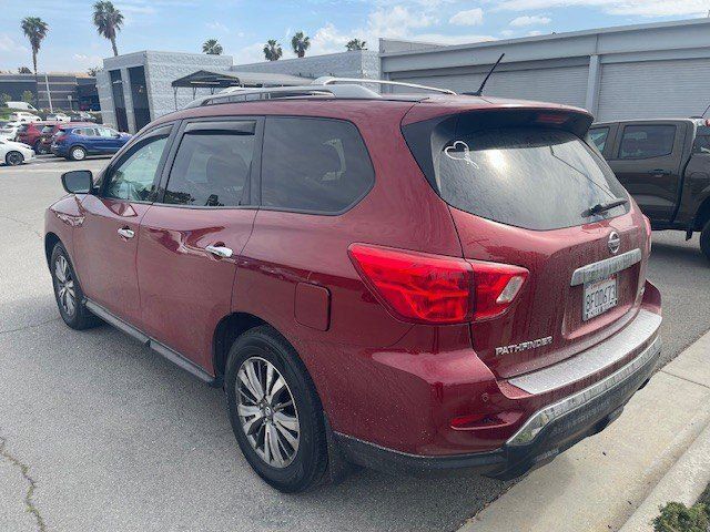 2018 Nissan Pathfinder SV 2018 Nissan Pathfinder SV