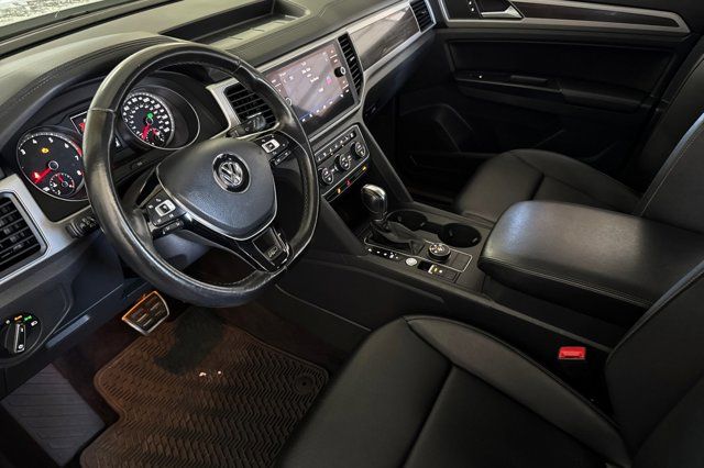 2018 Volkswagen Atlas 3.6L V6 SE w/Technology Pre-Owned 2018 Volkswagen Atlas 3.6L V6 SE w/Technology Pre-Owned