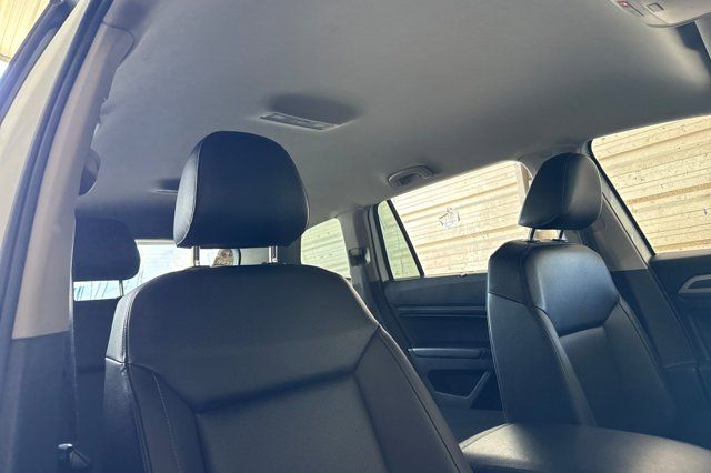 2018 Volkswagen Atlas 3.6L V6 SE w/Technology Pre-Owned 2018 Volkswagen Atlas 3.6L V6 SE w/Technology Pre-Owned