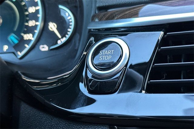 2019 BMW 5 Series 530e iPerformance 2019 BMW 5 Series 530e iPerformance