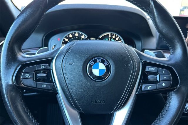 2019 BMW 5 Series 530e iPerformance 2019 BMW 5 Series 530e iPerformance