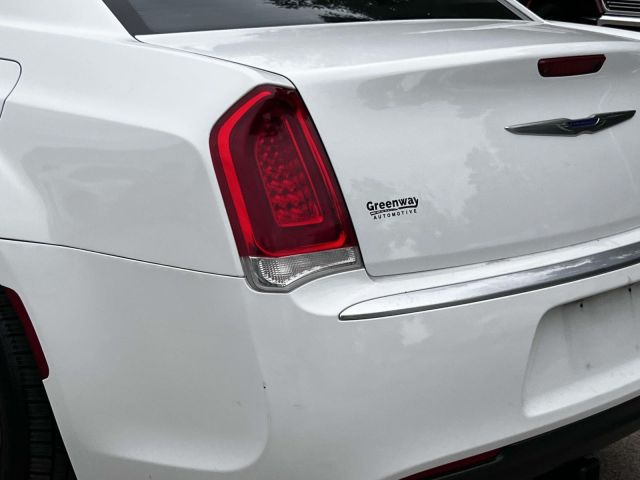 2019 Chrysler 300 Touring RWD